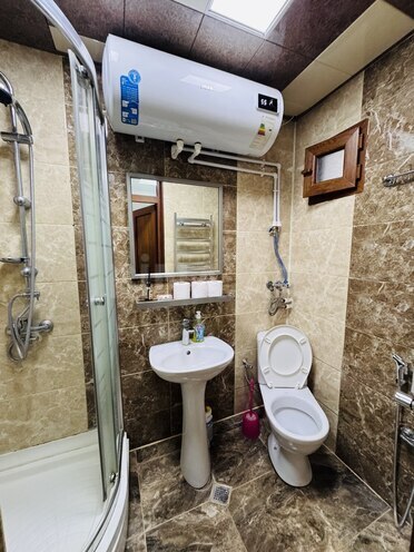 Satılır 3 otaqlı köhnə tikili 65 m², Sahil m., photo 12 from 14
