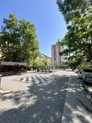 Satılır 2 otaqlı köhnə tikili 55 m², Nəsimi m., photo 3 from 18