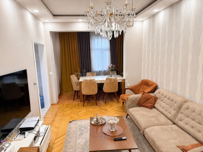 Продаётся 3-комн. вторичка 80 м², Бинагадинский р., photo 1 from 10