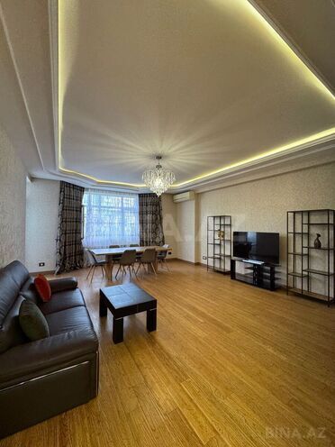 Продаётся 4-комн. новостройка 185 м², м. Низами, photo 1 from 28