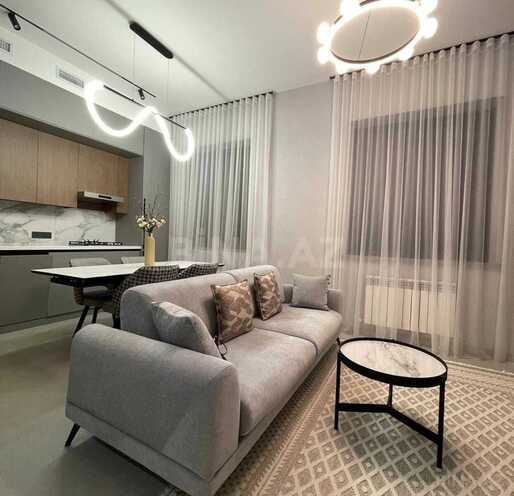 Сдаётся 2-комн. новостройка 70 м², м. 8 ноября, photo 1 from 9