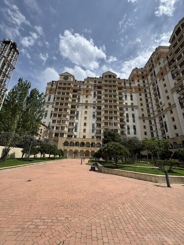 Сдаётся 4-комн. новостройка 230 м², м. Низами, photo 1 from 19