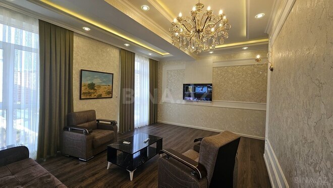 Сдаётся 3-комн. новостройка 135 м², Насиминский  р., photo 1 from 17