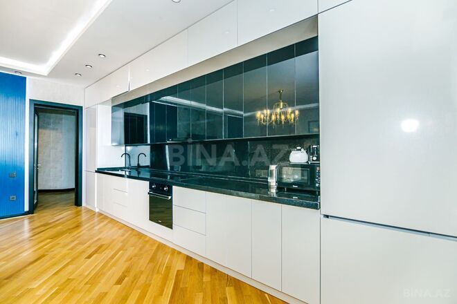 Сдаётся 2-комн. новостройка 110 м², м. Низами, photo 13 from 19