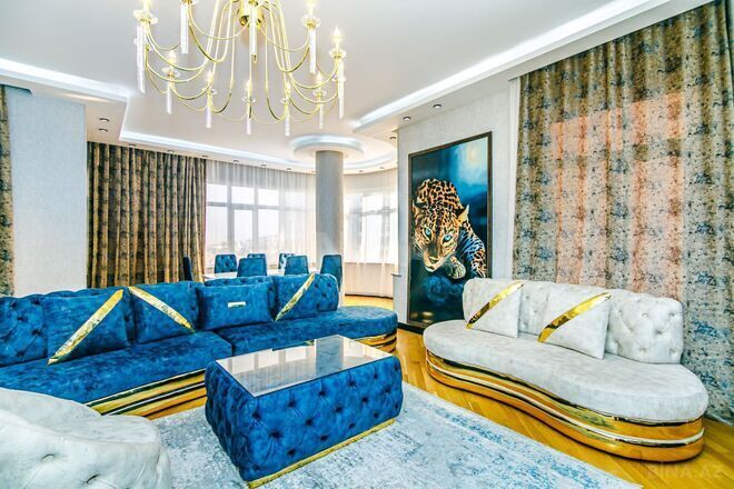 Сдаётся 2-комн. новостройка 110 м², м. Низами, photo 1 from 19