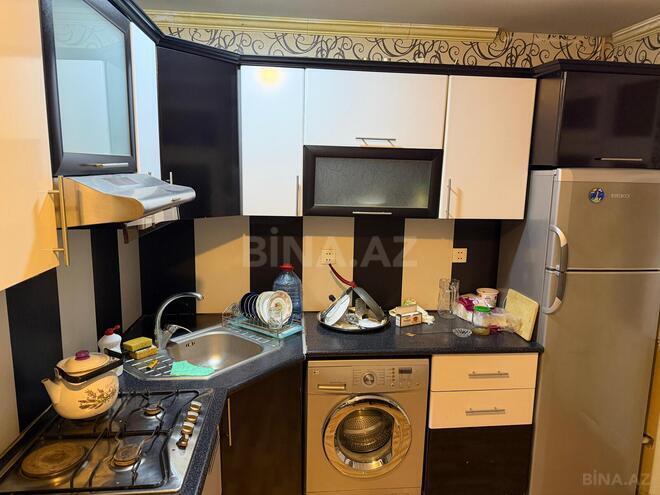 Satılır 4 otaqlı köhnə tikili 100 m², Azadlıq Prospekti m., photo 8 from 13