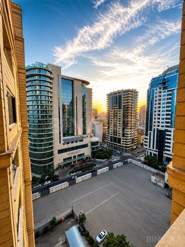 Сдаётся 3-комн. новостройка 140 м², м. 28 мая, photo 1 from 16