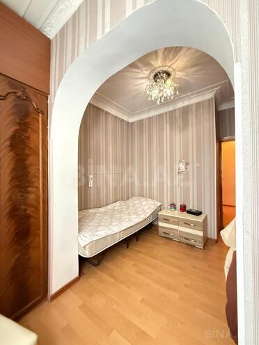 Satılır 2 otaqlı köhnə tikili 45 m², İnşaatçılar m., photo 5 from 12
