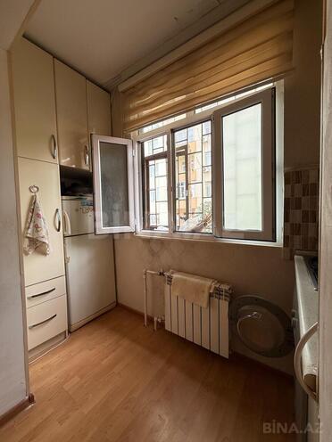 Satılır 2 otaqlı köhnə tikili 45 m², İnşaatçılar m., photo 8 from 12