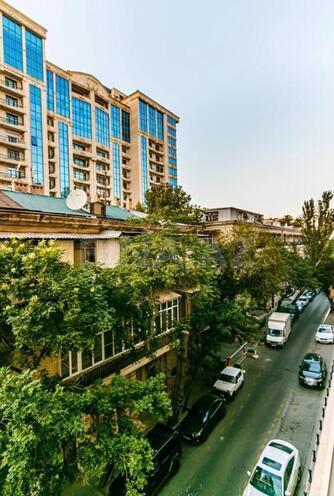 Сдаётся 3-комн. новостройка 156 м², м. Сахил, photo 1 from 26
