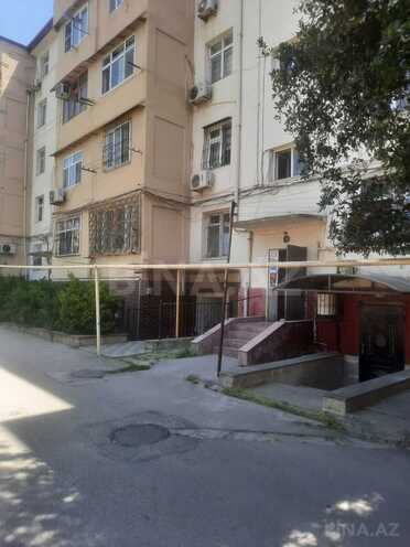 Продаётся 3-комн. вторичка 70 м², м. Нефтчиляр, photo 1 from 13