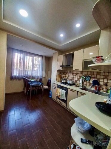 Satılır 4 otaqlı köhnə tikili 110 m², Azadlıq Prospekti m., photo 6 from 17