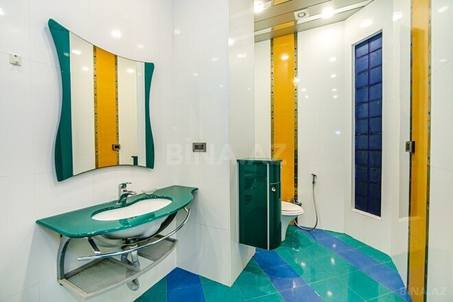 İcarəyə verilir 3 otaqlı yeni tikili 190 m², 28 May m., photo 23 from 32