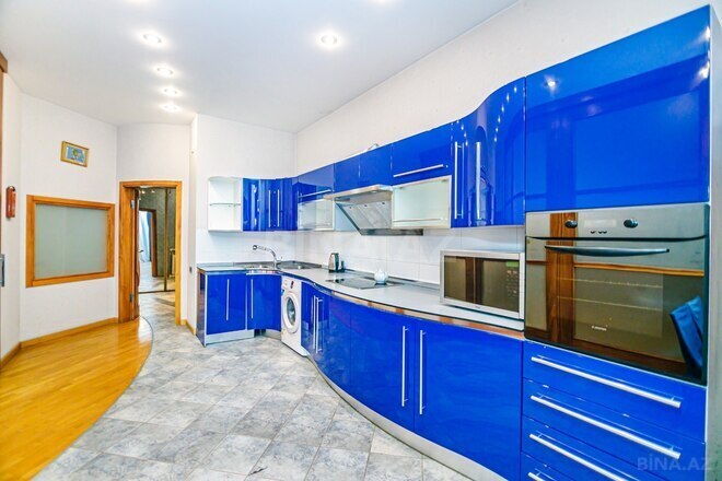 İcarəyə verilir 3 otaqlı yeni tikili 190 m², 28 May m., photo 19 from 32