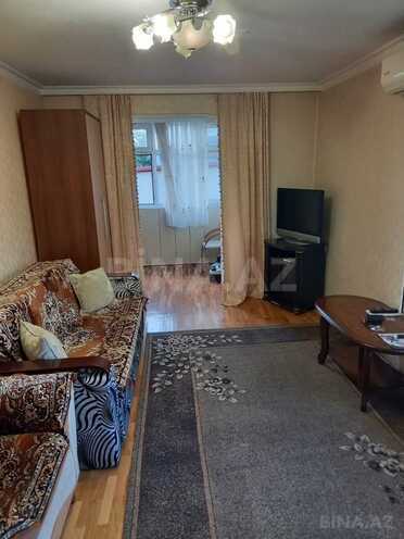 Продаётся 1-комн. вторичка 33 м², м. Низами, photo 1 from 8