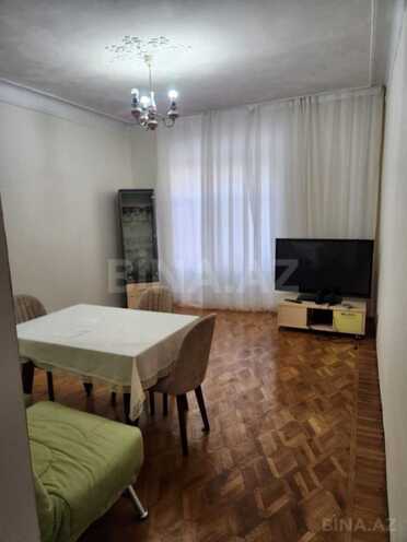 İcarəyə verilir 3 otaqlı köhnə tikili 105 m², 28 May m., photo 1 from 10