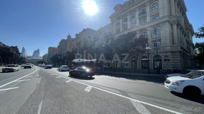 Satılır 4 otaqlı köhnə tikili 125 m², Sahil m., photo 1 from 25