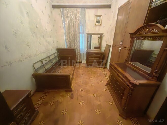 Satılır 4 otaqlı köhnə tikili 125 m², Sahil m., photo 12 from 25