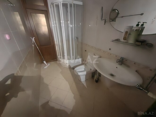 Satılır 4 otaqlı köhnə tikili 125 m², Sahil m., photo 16 from 25