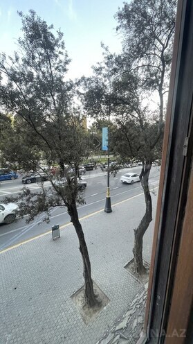 Satılır 4 otaqlı köhnə tikili 125 m², Sahil m., photo 24 from 25
