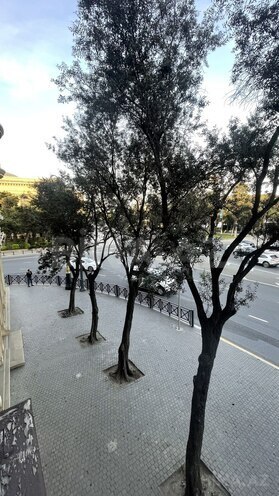 Satılır 4 otaqlı köhnə tikili 125 m², Sahil m., photo 23 from 25