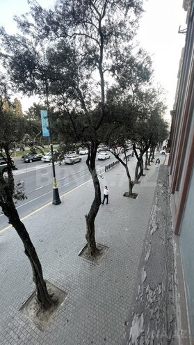 Satılır 4 otaqlı köhnə tikili 125 m², Sahil m., photo 21 from 25