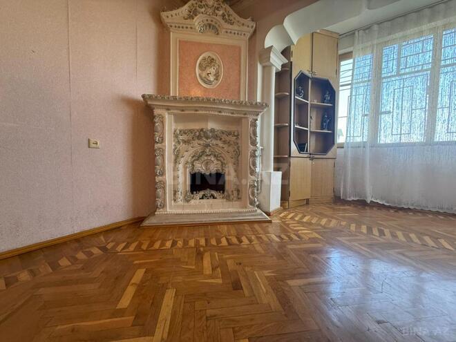 Продаётся 4-комн. вторичка 81.6 м², м. Элмляр Академиясы, photo 6 from 30