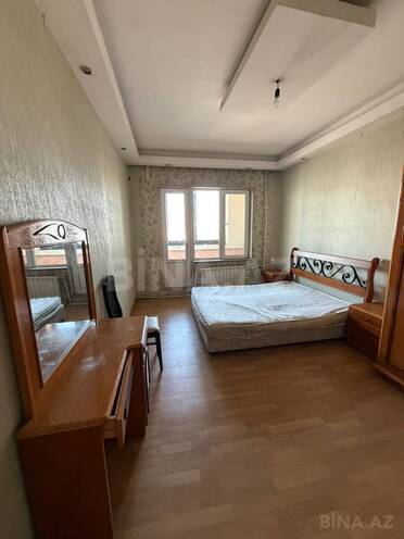 Сдаётся 3-комн. вторичка 140 м², м. 20 января, photo 3 from 13