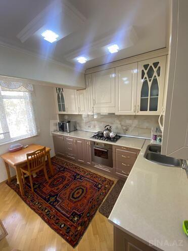 Satılır 4 otaqlı köhnə tikili 100 m², İnşaatçılar m., photo 9 from 12