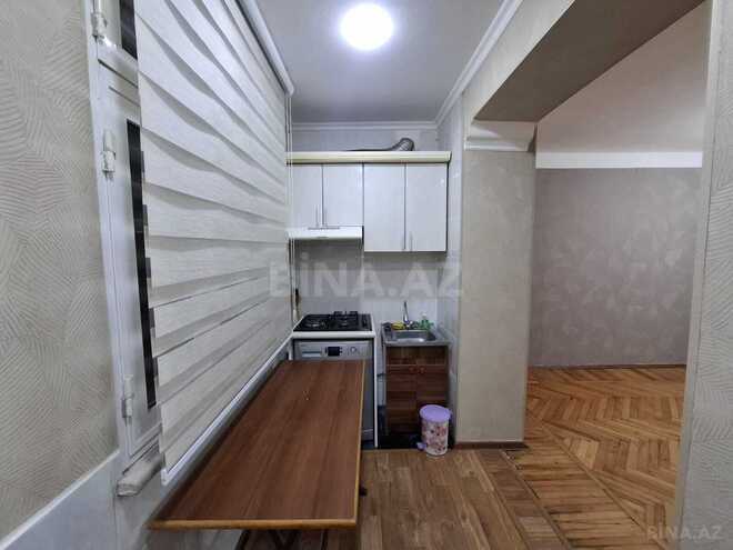 Satılır 2 otaqlı köhnə tikili 40 m², İnşaatçılar m., photo 3 from 14