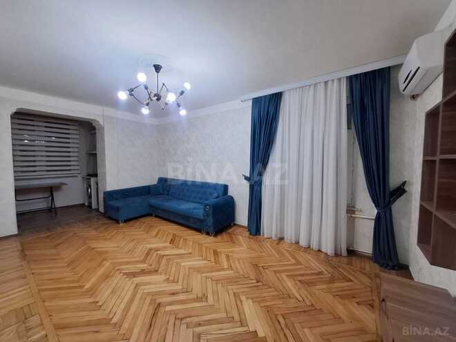 Satılır 2 otaqlı köhnə tikili 40 m², İnşaatçılar m., photo 1 from 14