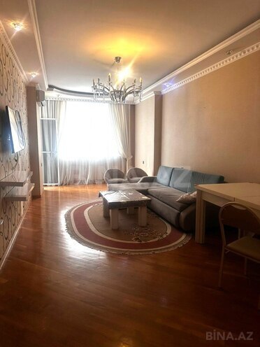 Сдаётся 3-комн. новостройка 120 м², м. 8 ноября, photo 1 from 10