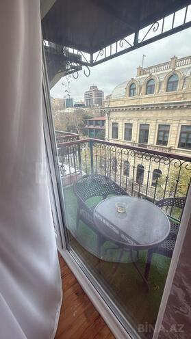 İcarəyə verilir 3 otaqlı köhnə tikili 95 m², Sahil m., photo 9 from 17