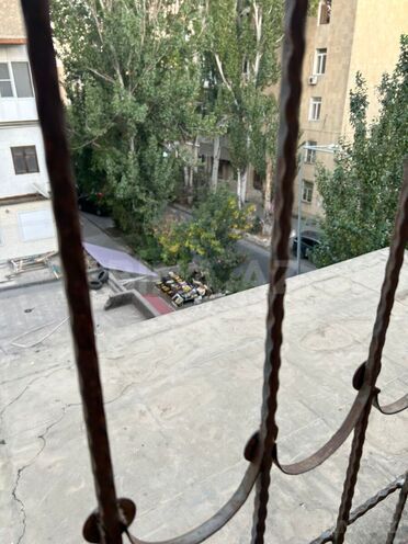 Satılır 2 otaqlı köhnə tikili 55 m², Elmlər Akademiyası m., photo 18 from 19