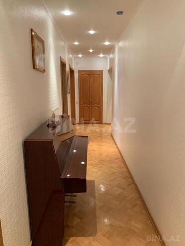 Satılır 4 otaqlı köhnə tikili 120 m², Elmlər Akademiyası m., photo 3 from 16