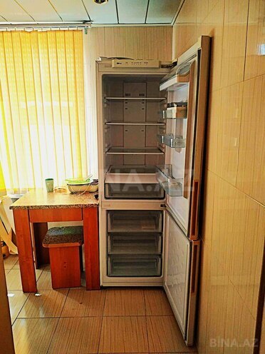 Продаётся 2-комн. вторичка 45 м², м. Кара Караев, photo 3 from 10