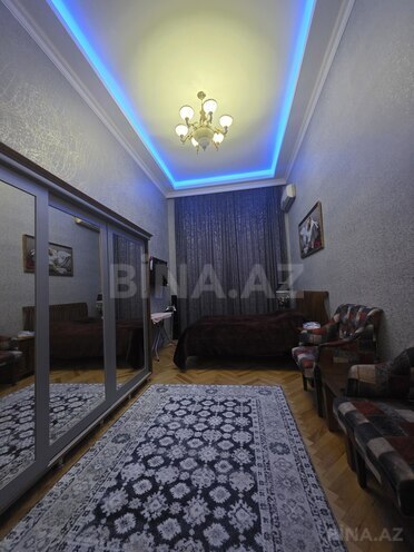 Продаётся 3-комн. вторичка 100 м², м. Низами, photo 8 from 15