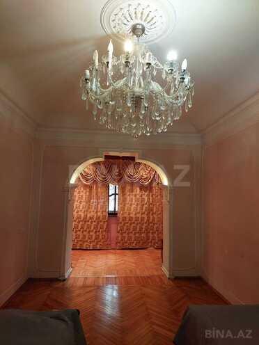 Satılır 3 otaqlı köhnə tikili 81 m², Xalqlar Dostluğu m., photo 1 from 11