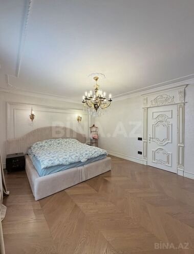 Satılır 4 otaqlı köhnə tikili 215 m², Sahil m., photo 12 from 22