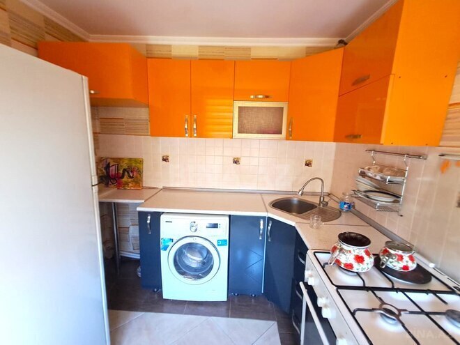 Satılır 1 otaqlı köhnə tikili 35 m², Qara Qarayev m., photo 5 from 10