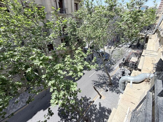 Satılır 3 otaqlı köhnə tikili 120 m², Sahil m., photo 1 from 19