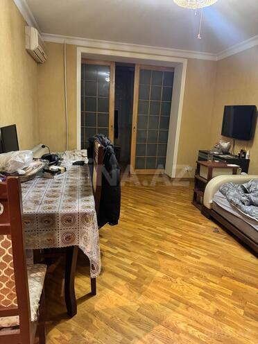 Satılır 2 otaqlı köhnə tikili 55 m², İnşaatçılar m., photo 1 from 10