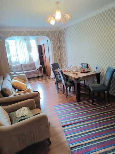 Satılır 3 otaqlı köhnə tikili 60 m², Xalqlar Dostluğu m., photo 1 from 10