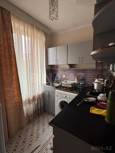 Satılır 1 otaqlı köhnə tikili 30 m², Qara Qarayev m., photo 1 from 10