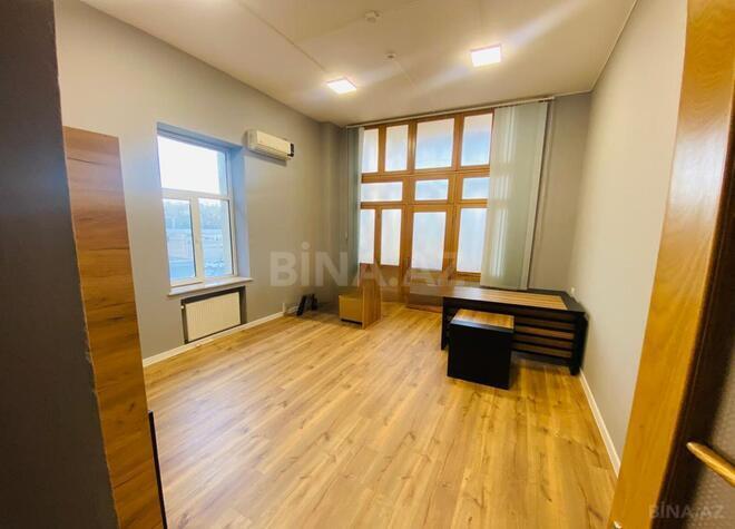 Сдаётся 4-комн. офис 135 м², м. Элмляр Академиясы, photo 1 from 11