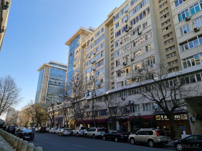 Satılır 3 otaqlı köhnə tikili 70 m², Sahil m., photo 3 from 18