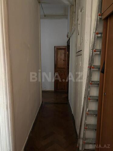 Satılır 3 otaqlı köhnə tikili 70 m², Sahil m., photo 17 from 30
