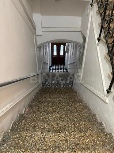 Satılır 3 otaqlı köhnə tikili 70 m², Sahil m., photo 25 from 30