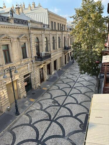 Satılır 3 otaqlı köhnə tikili 70 m², Sahil m., photo 3 from 30