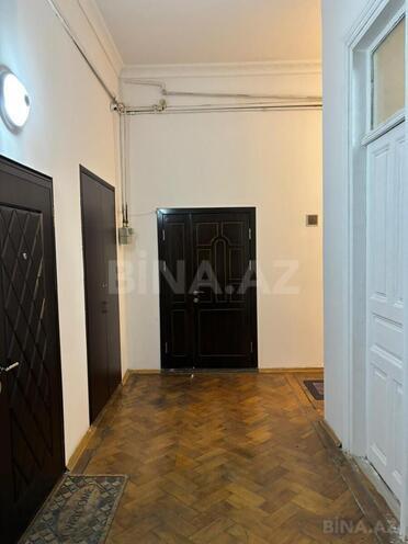 Satılır 3 otaqlı köhnə tikili 70 m², Sahil m., photo 27 from 30